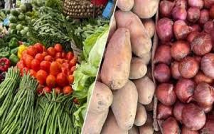 কমেছে সবজি-পেঁয়াজের দাম